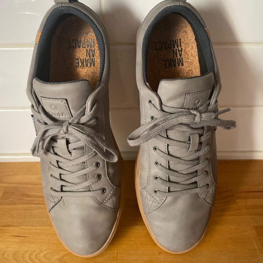 Saola Waterproof Casual Athletic Shoes for Men
